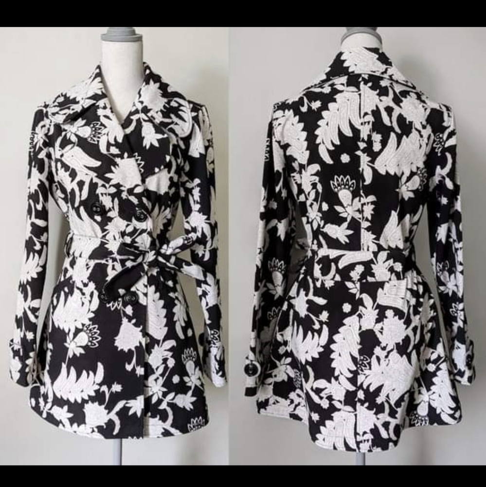 Rare Lululemon Studio Trench Coat Black and White floral